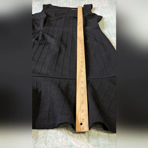 Enfocus Studio Elegant Black Textured Sleeveless Dress. Size 8. - Picture 7 of 9
